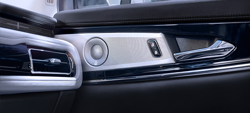 lincoln navigator revel audio